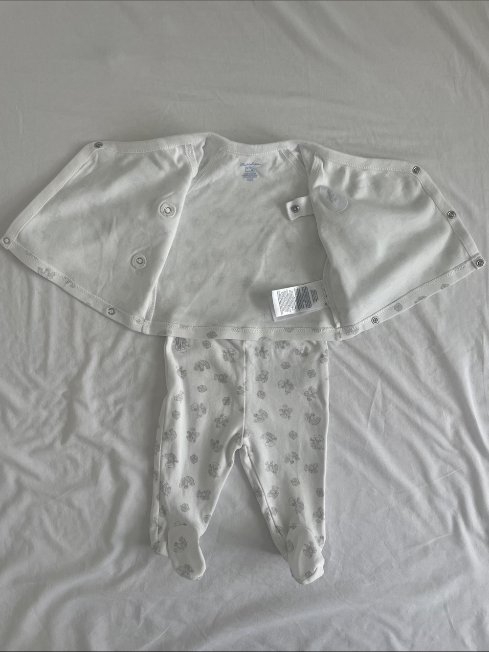 Ralph Lauren Two-Piece Footed Pajama Set with Gray Animal Print 3M (VGUC) - Picture 4 of 6
